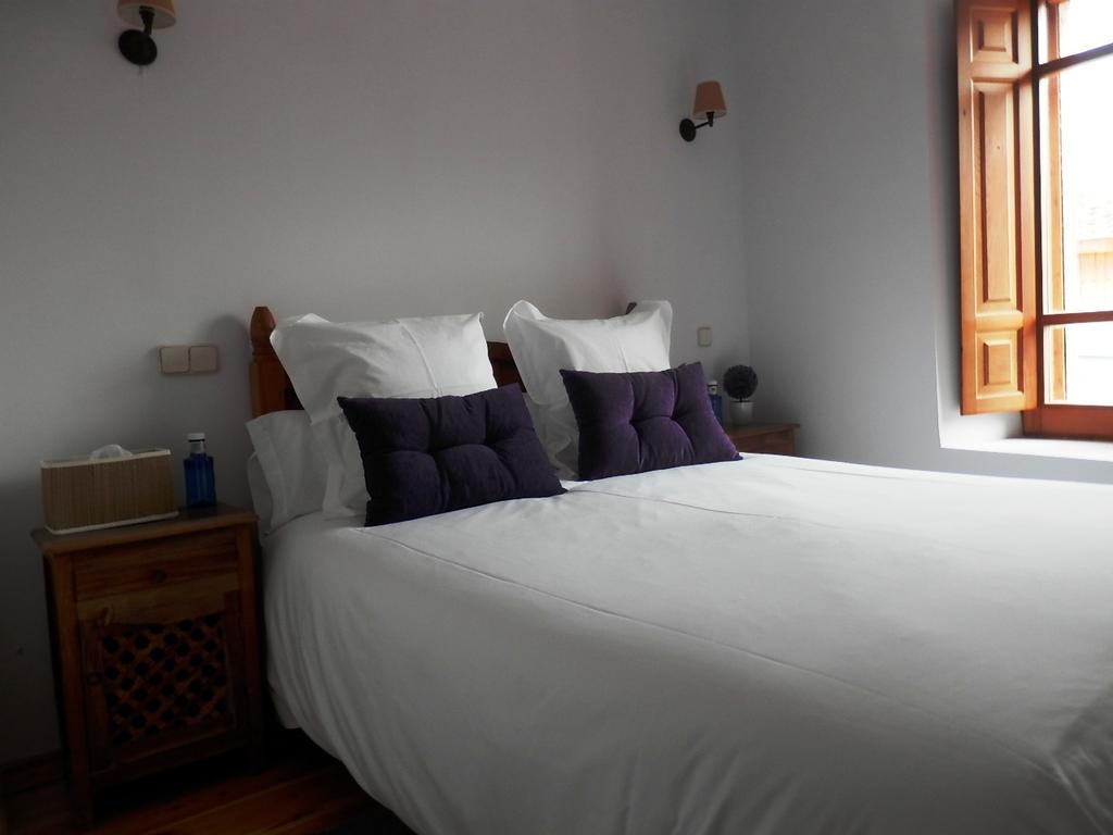 La Casona De Castilnovo - Gay Men Only Guest House Valdesaz Ngoại thất bức ảnh