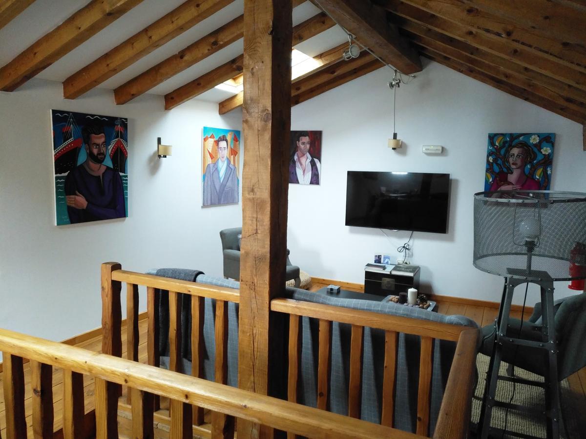 La Casona De Castilnovo - Gay Men Only Guest House Valdesaz Ngoại thất bức ảnh